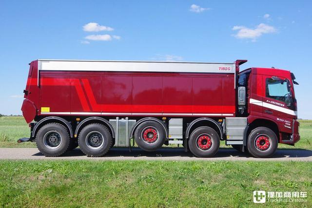 根据相关道路运输法规,五轴自卸车的gvw可以达到49吨,为高密度货物
